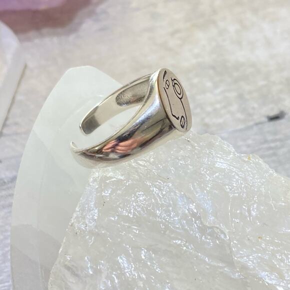 925 Sterling Silver Portrait Portrait Icon Adjustable Minimalist Ring - Picture 5 of 6